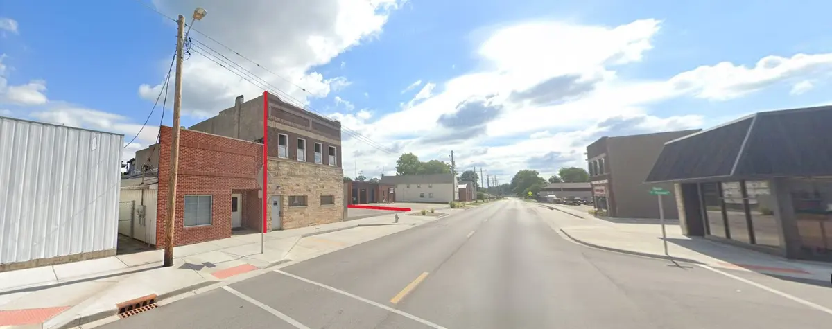 229 E Main Cross ST, Taylorville, IL 62568