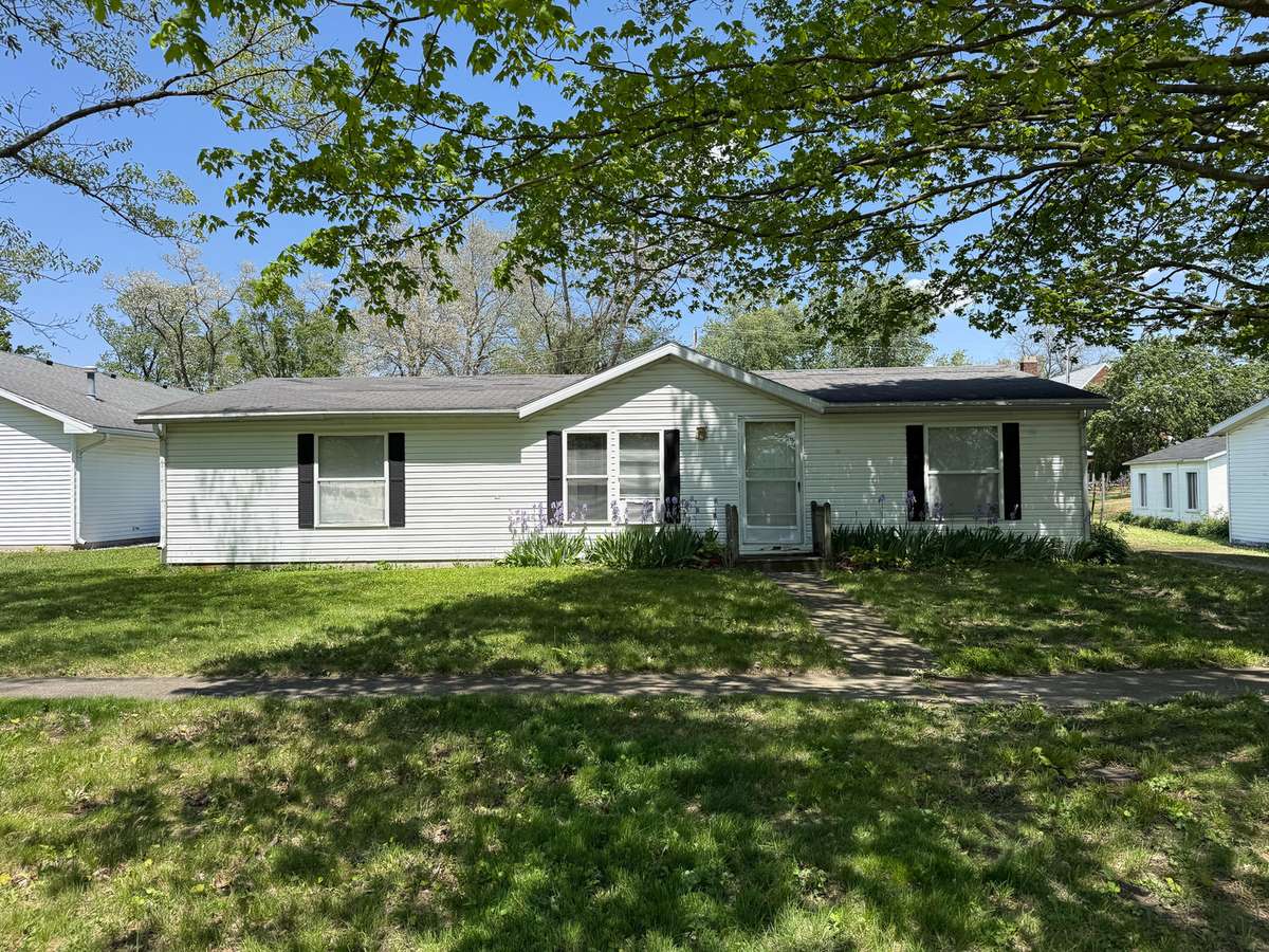 155 E Concord ST, Sheldon, IL 60966