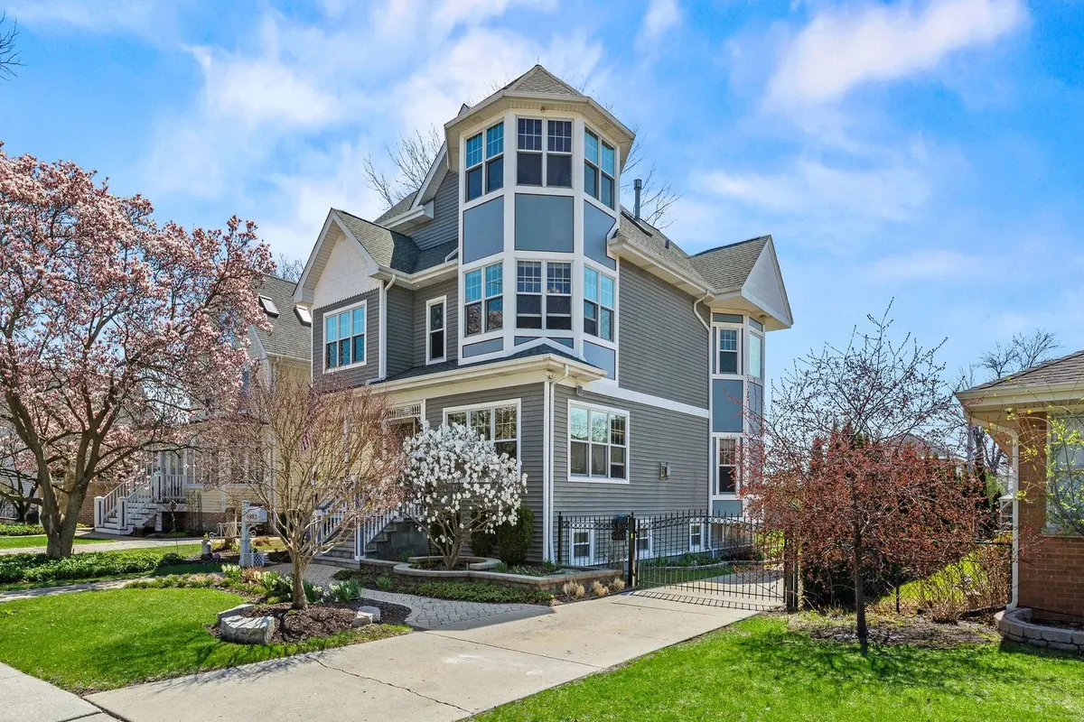 6883 W Hobart AVE, Chicago, IL 60631