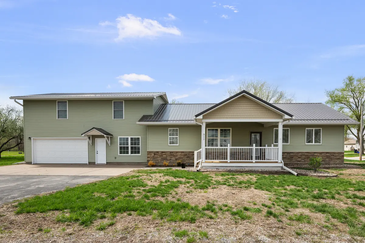 317 S. Walnut ST, Wilton, IA 52778