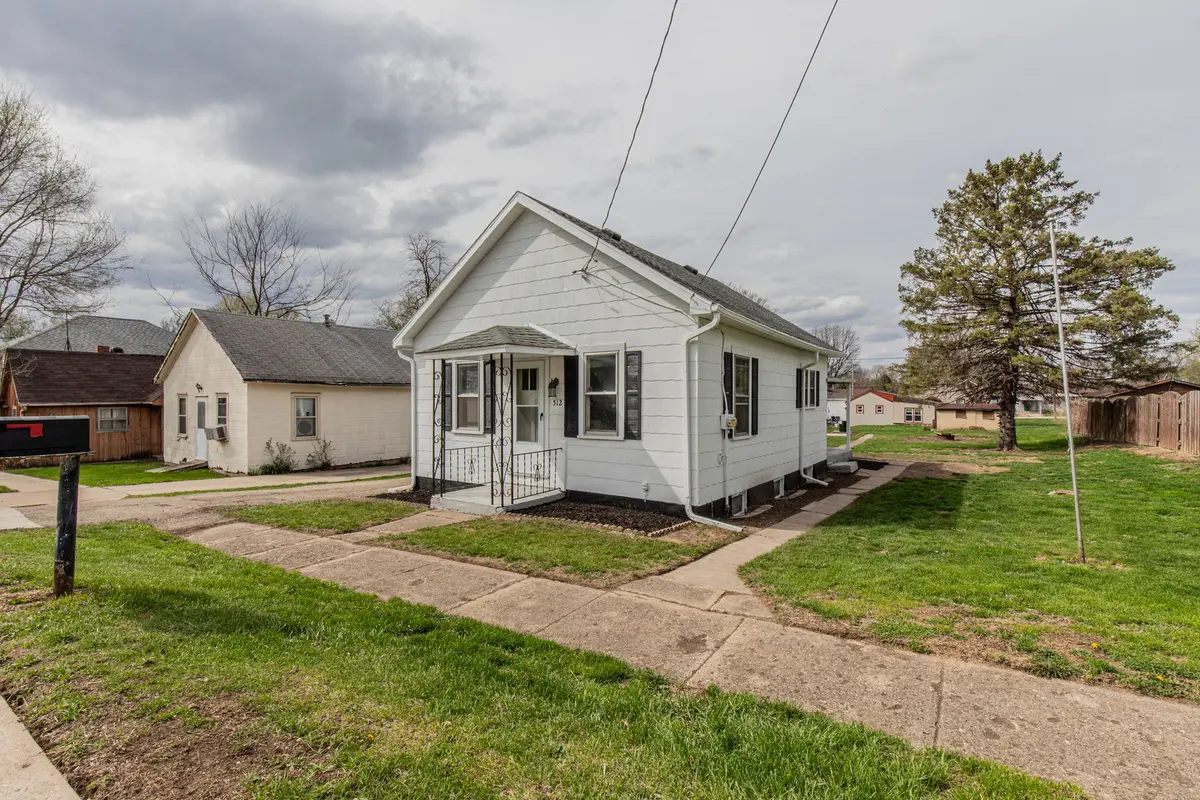 512 W Chestnut ST, Dalzell, IL 61320