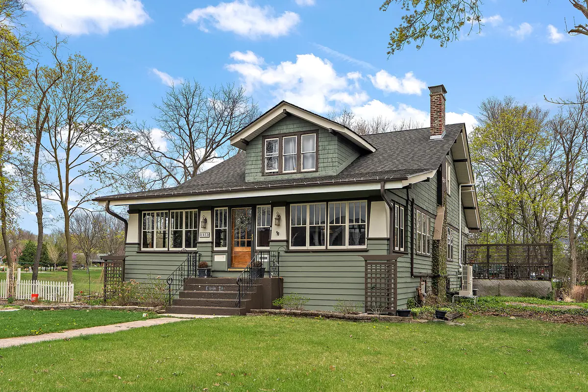 1023 Douglas AVE, Flossmoor, IL 60422