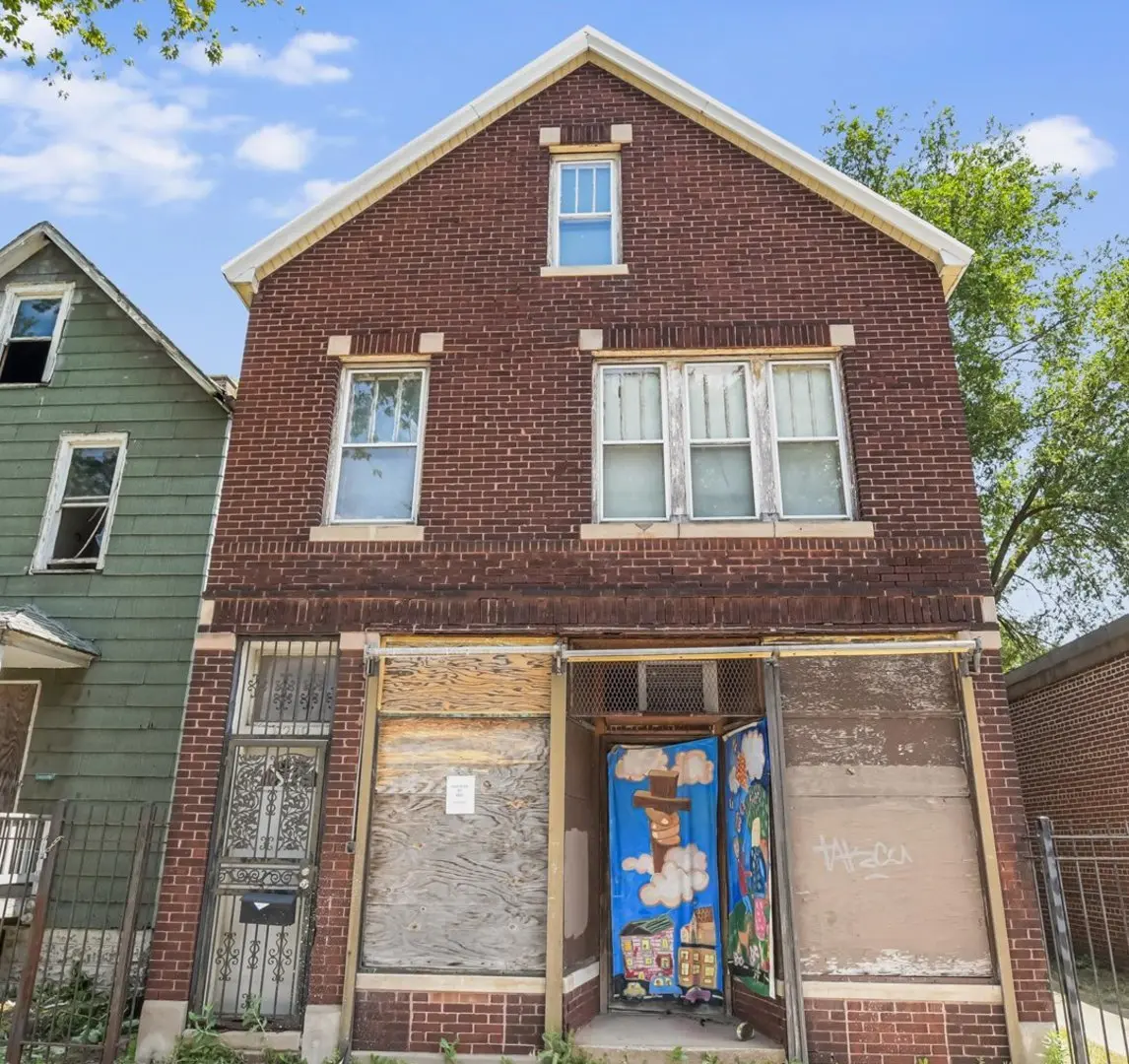8209 S South Shore DR, Chicago, IL 60617