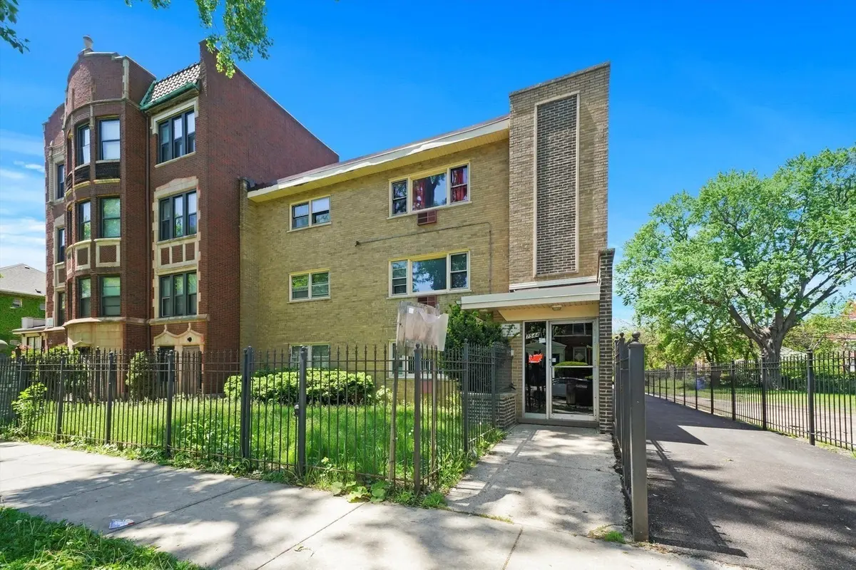 7544 S Saginaw AVE, Chicago, IL 60649