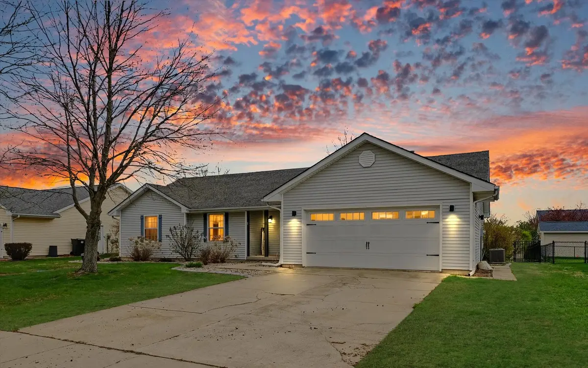 506 Laurel DR, St. Joseph, IL 61873