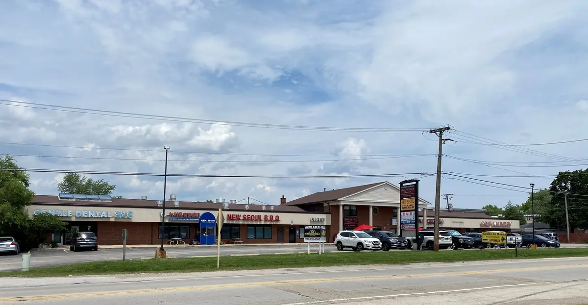 634 W Algonquin RD, Des Plaines, IL 60016