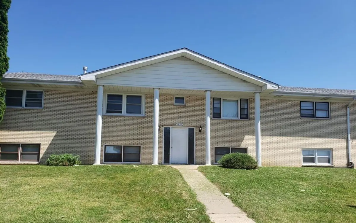 1320 E 38th ST #4, Davenport, IA 52807