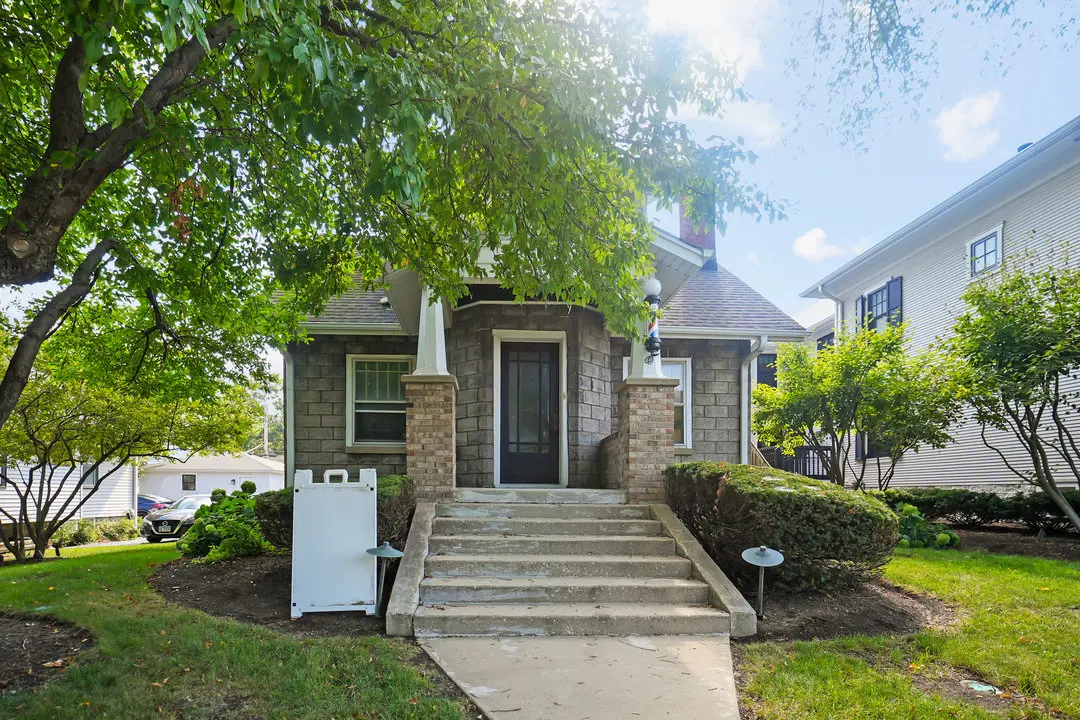 610 N Washington ST #2, Naperville, IL 60563