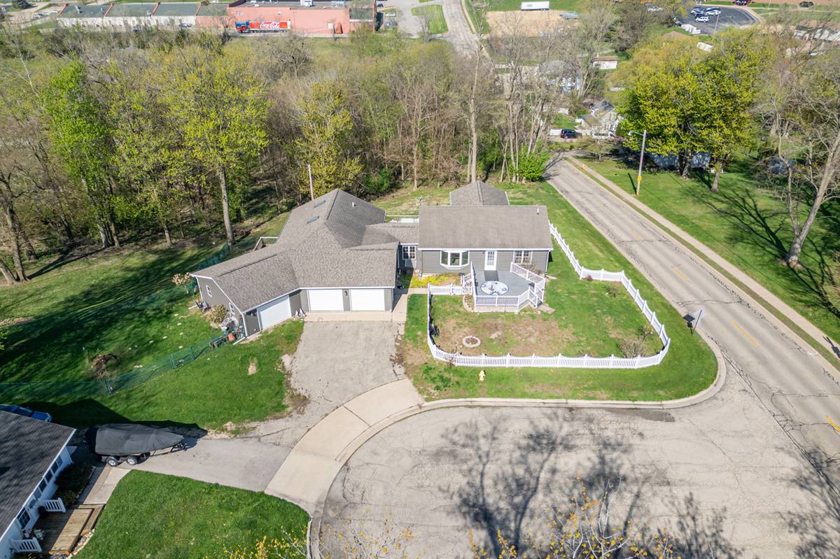 1 IRVINE, Galena, IL 61036