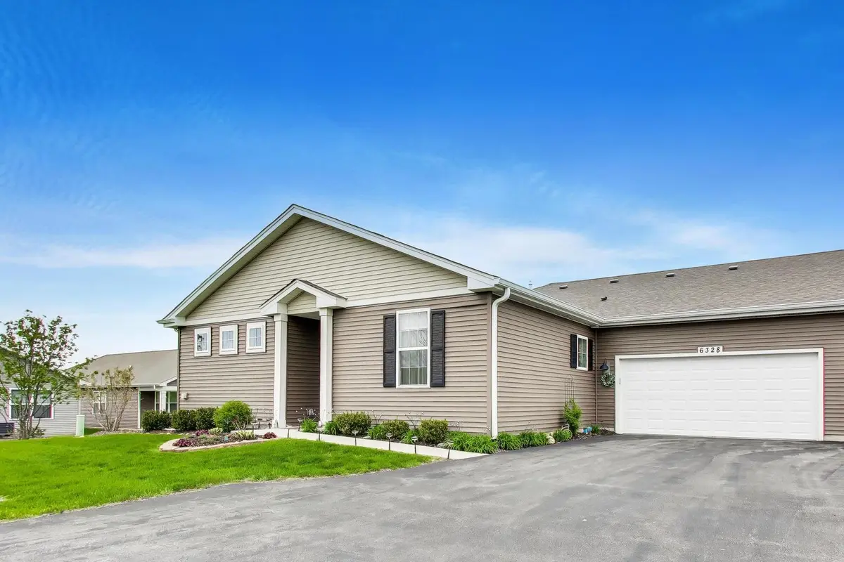 6328 Maple Glen DR, Wonder Lake, IL 60097