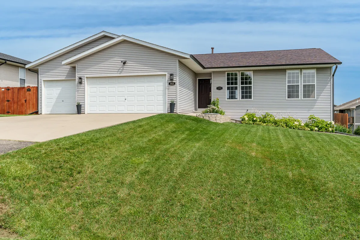 853 Goosedown DR, Roscoe, IL 61073