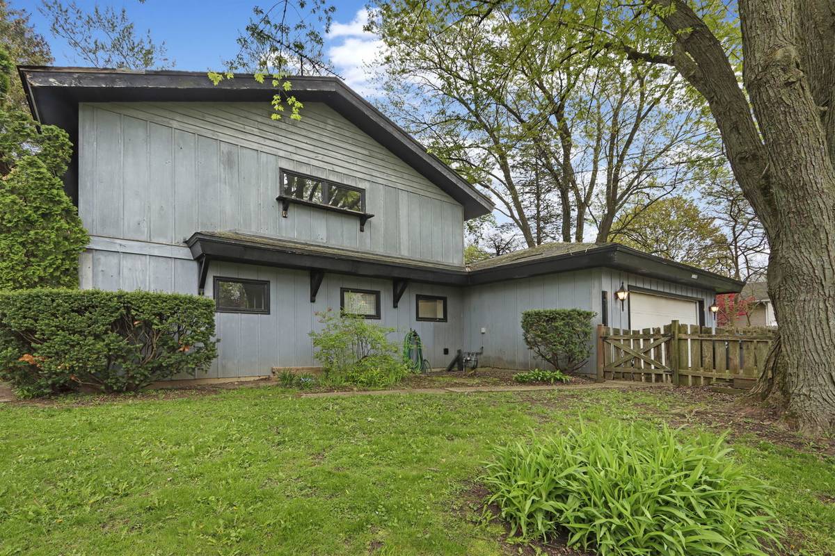 38071 N Wilson AVE, Beach Park, IL 60087