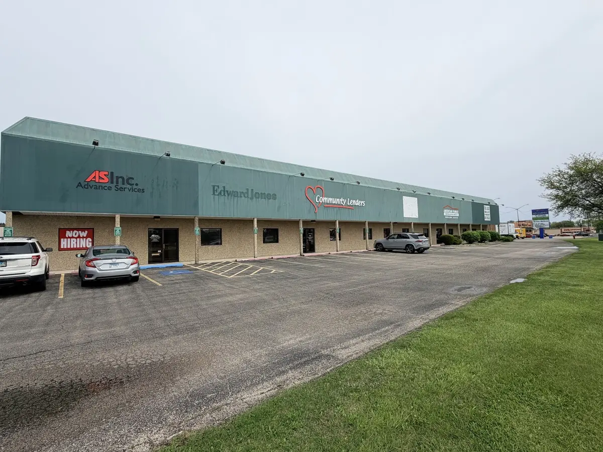 1011 Shooting Park RD #101-B, Peru, IL 61354