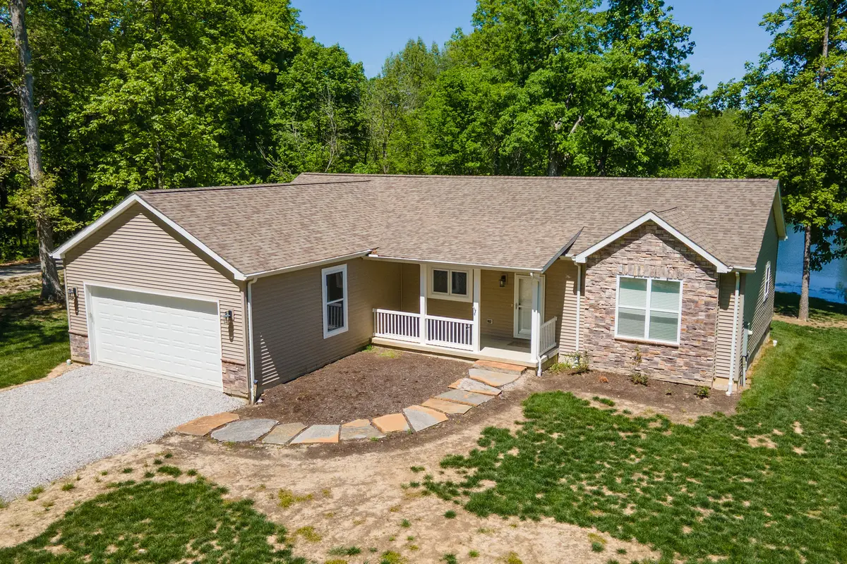 18562 E Hill ST, Mt Vernon, IL 62864