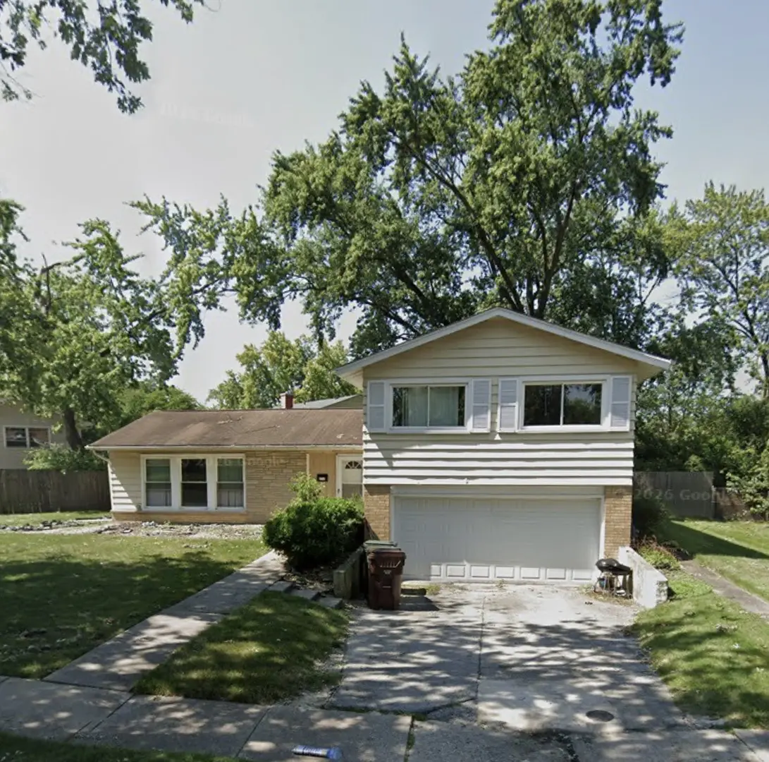 2715 Cherrywood PL, Hazel Crest, IL 60429