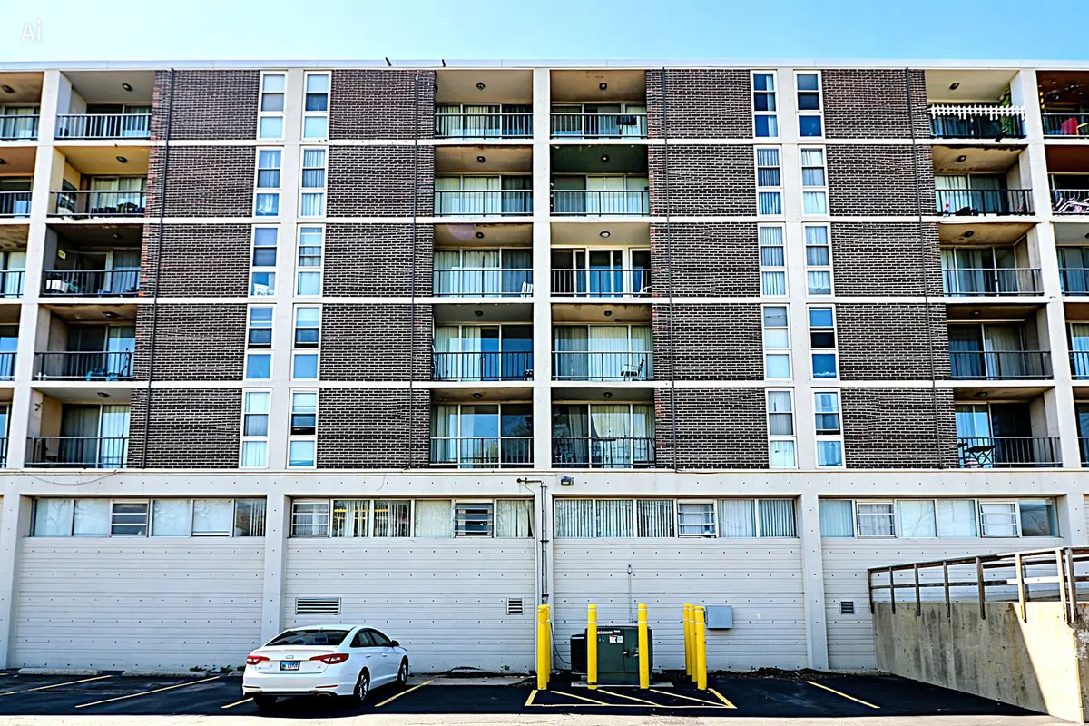 1043 S York RD #409, Bensenville, IL 60106