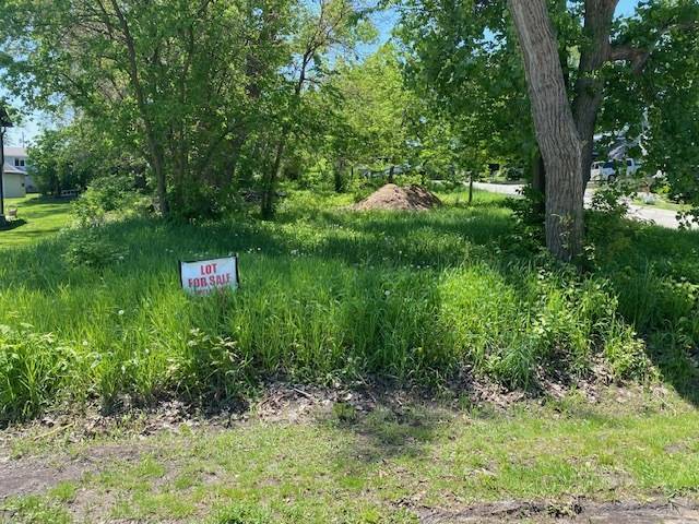 1023 Hooks LN, Fox Lake, IL 60050