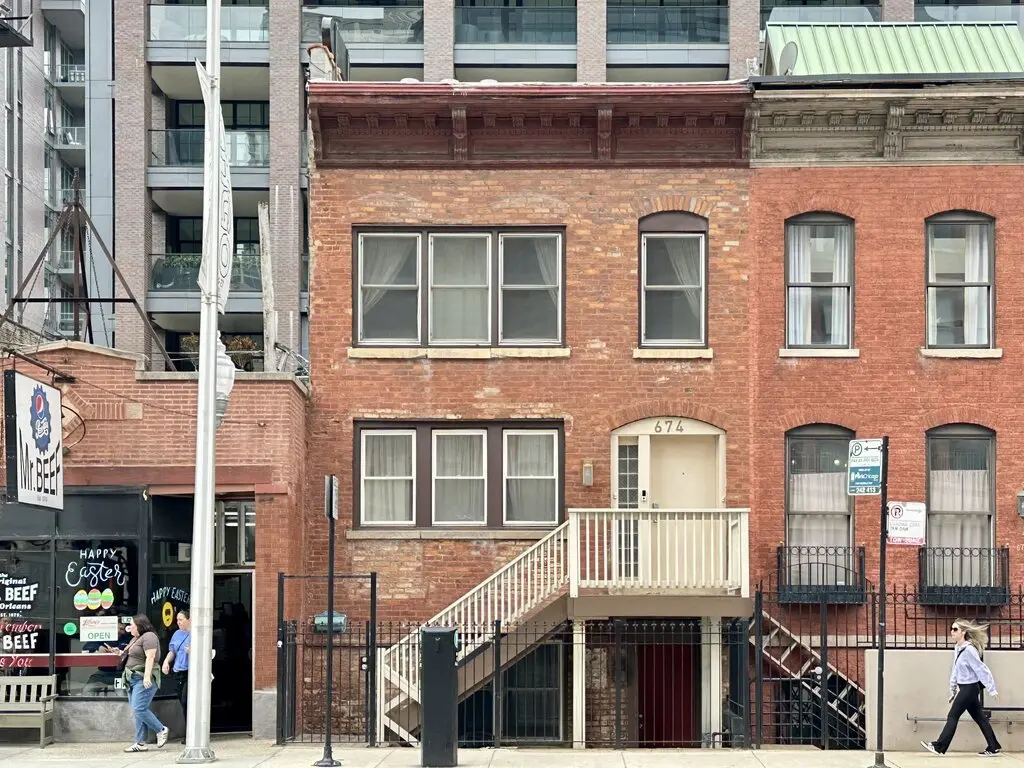 674 N Orleans ST #1, Chicago, IL 60654