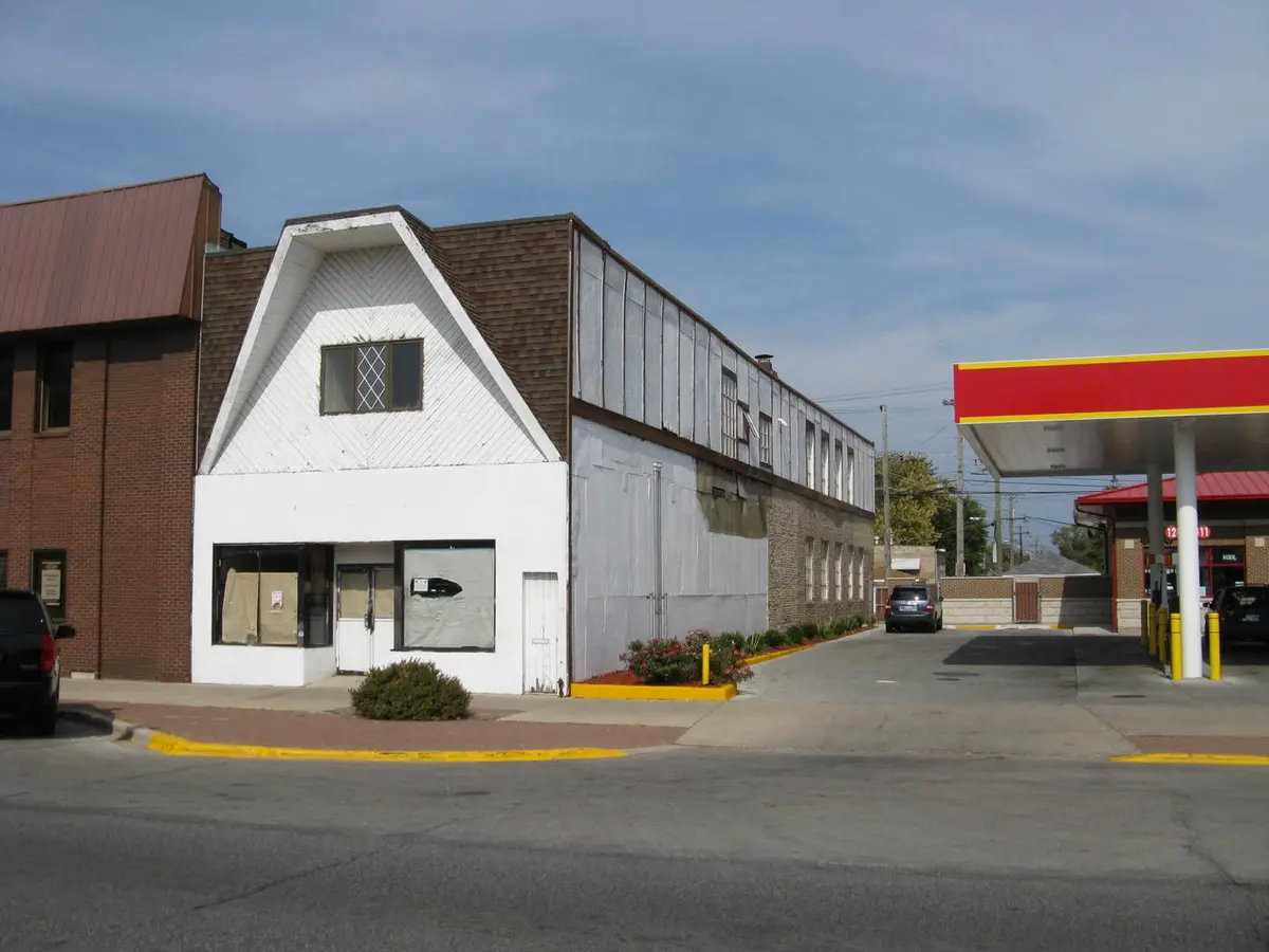 5810 W cermak RD, Cicero, IL 60804