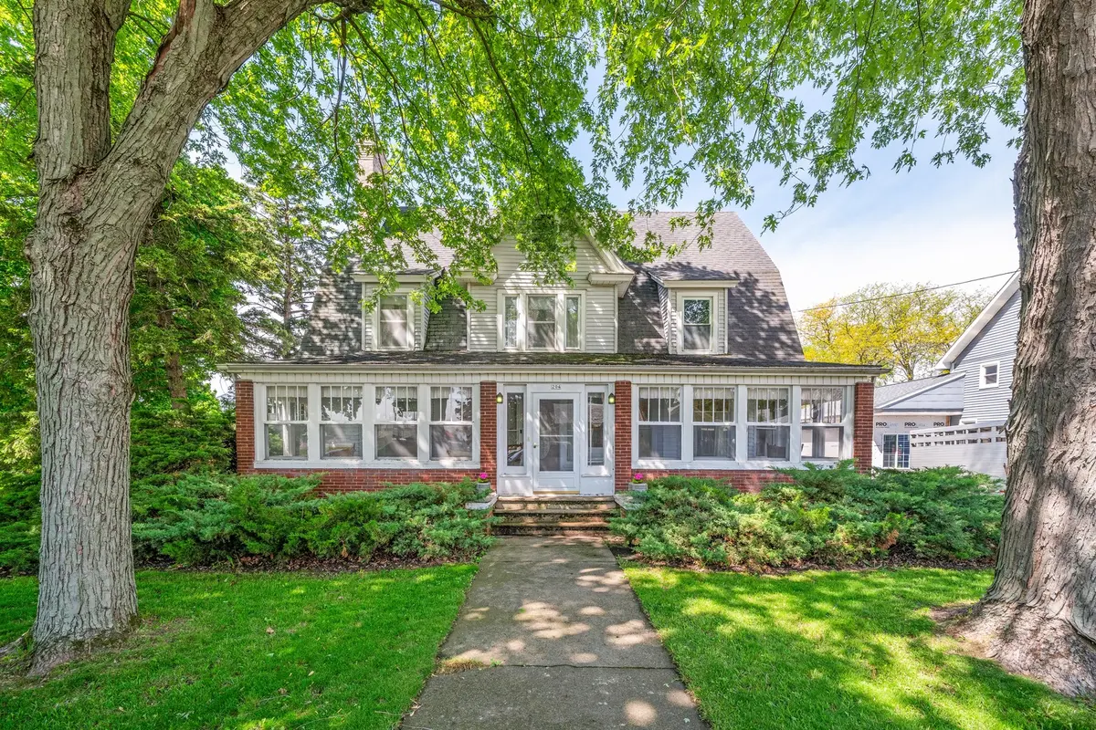 204 N West ST, Earlville, IL 60518