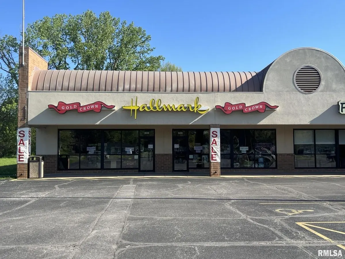 609 Avenue of the Cities AVE, East Moline, IL 61244
