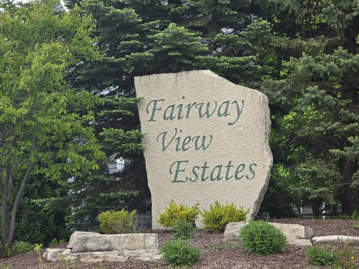 3250 Covington LN, Algonquin, IL 60102