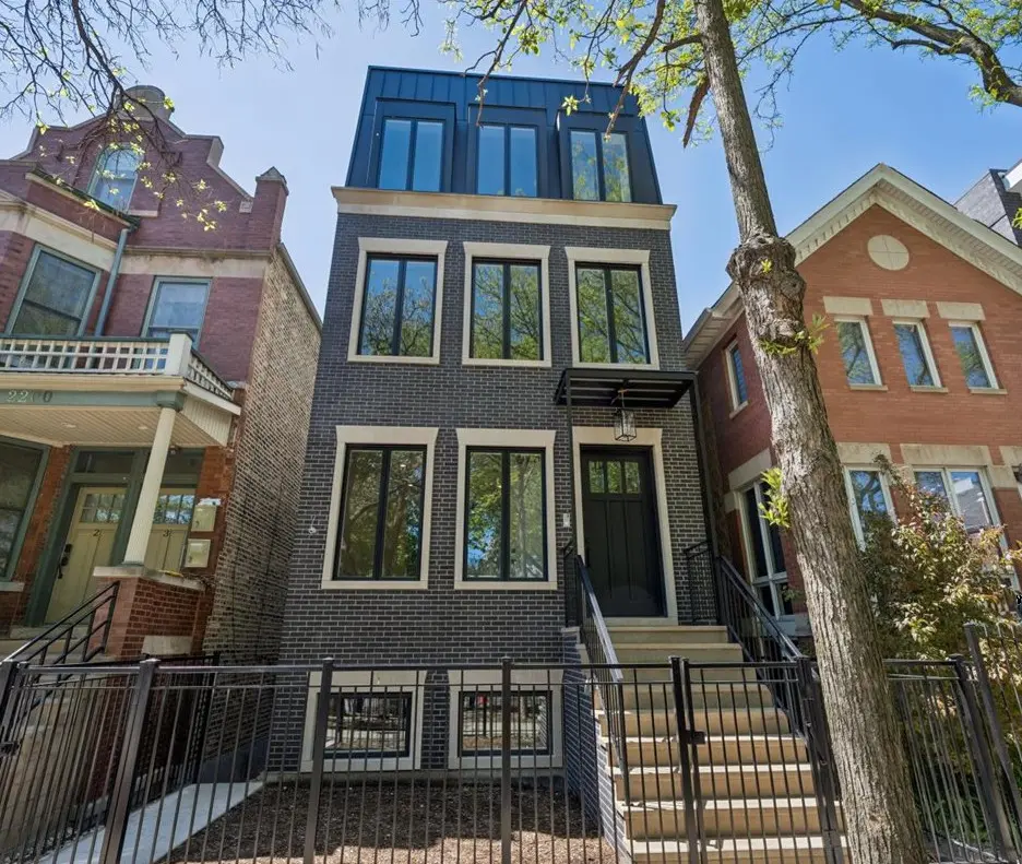 2202 N Leavitt ST #2, Chicago, IL 60647