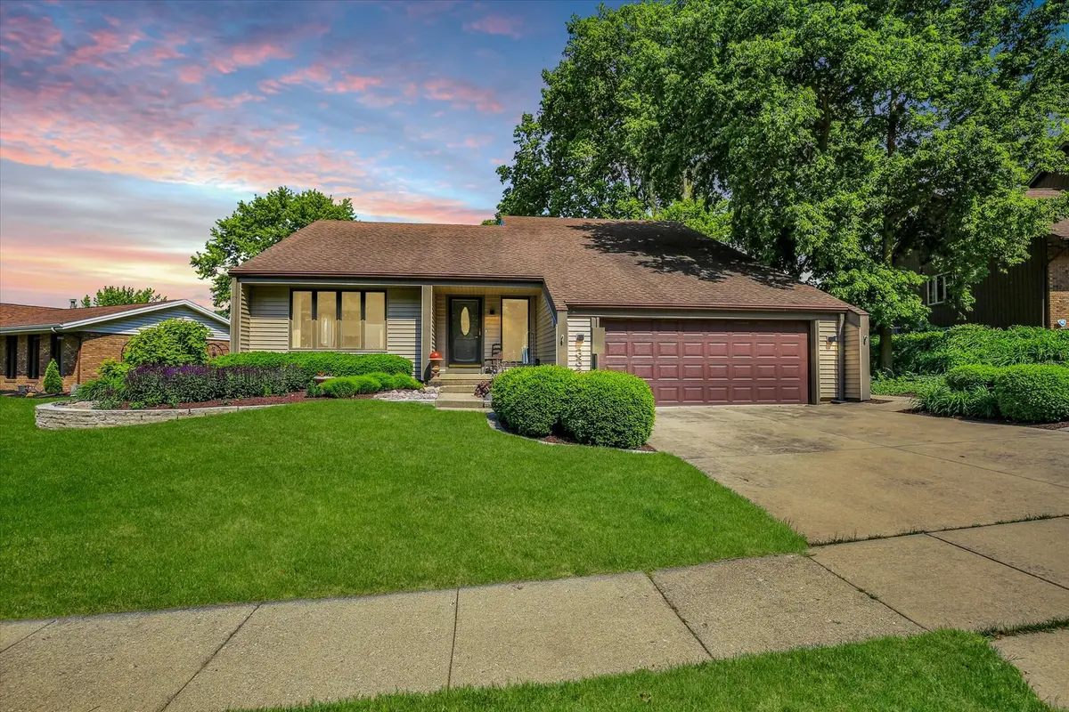 332 Indian Hills DR, Rantoul, IL 61866