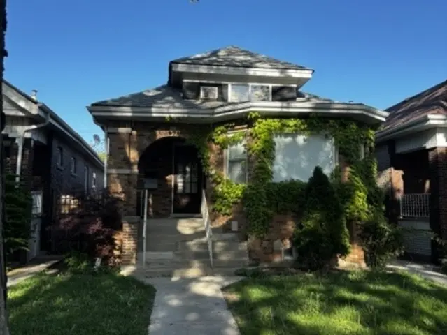 5809 S Spaulding AVE, Chicago, IL 60629