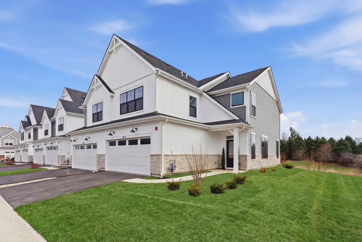 8551 Sperry CT, Woodridge, IL 60517