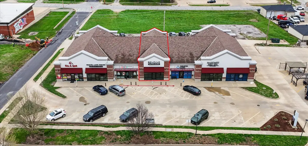 604 E Main ST, Mahomet, IL 61853