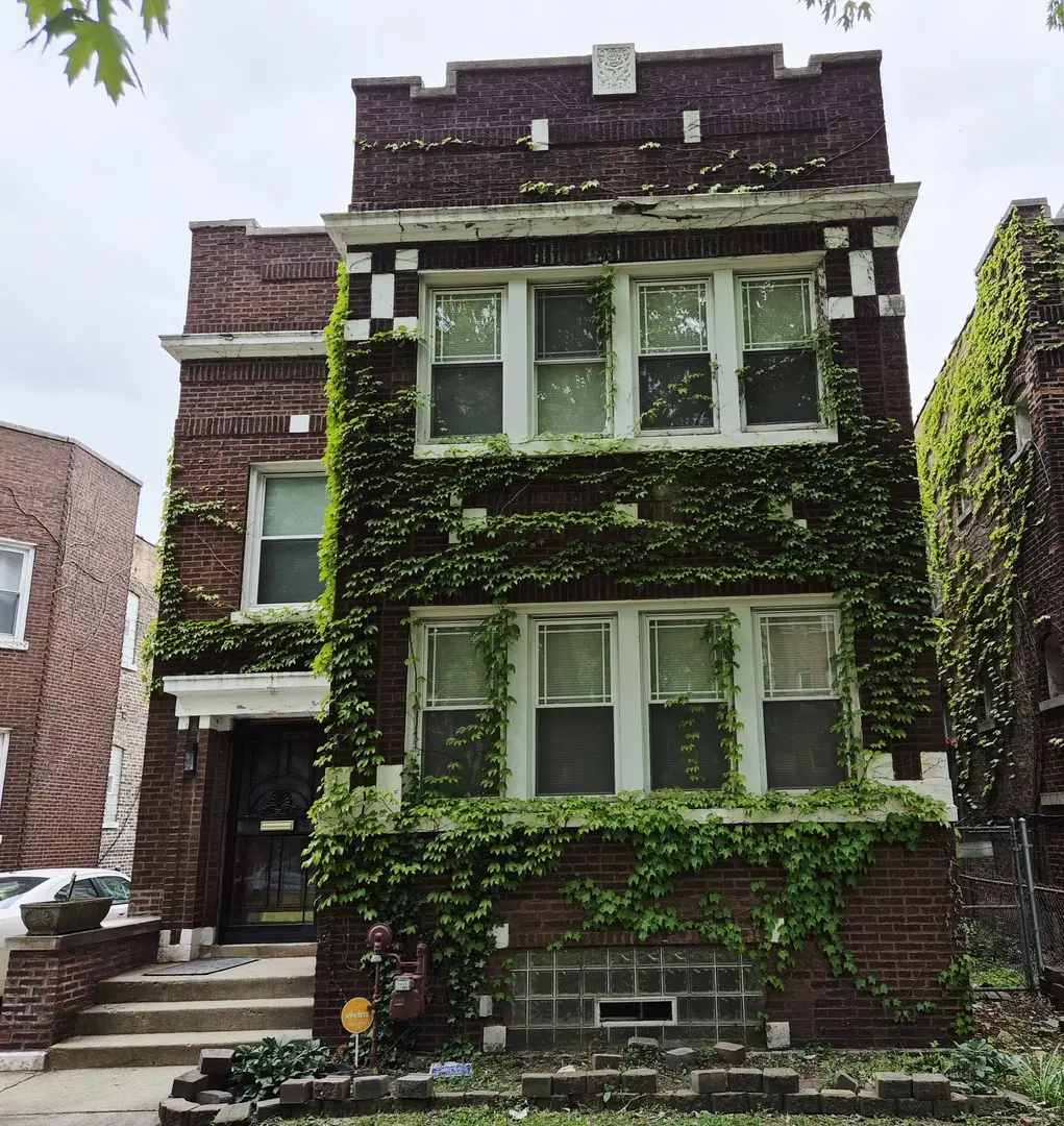 7826 S Bennett AVE #2, Chicago, IL 60649