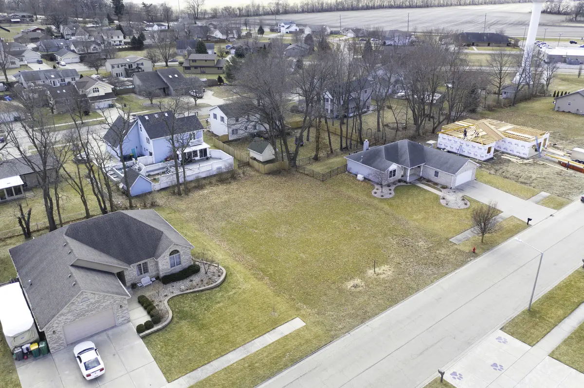 883 Winchester Green DR, Wilmington, IL 60481