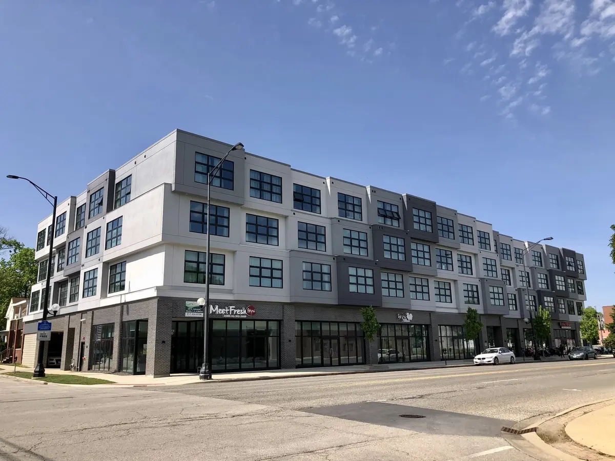 209 E University AVE #H, Champaign, IL 61820
