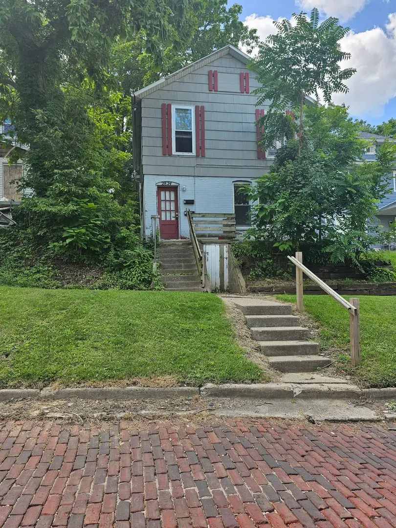 2824 8th AVE, Rock Island, IL 61201