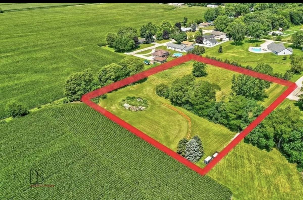1822 N 2729th RD, Ottawa, IL 61350