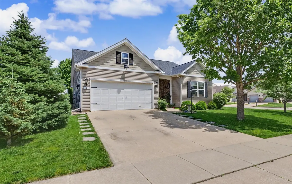 3802 Sandstone DR, Champaign, IL 61822