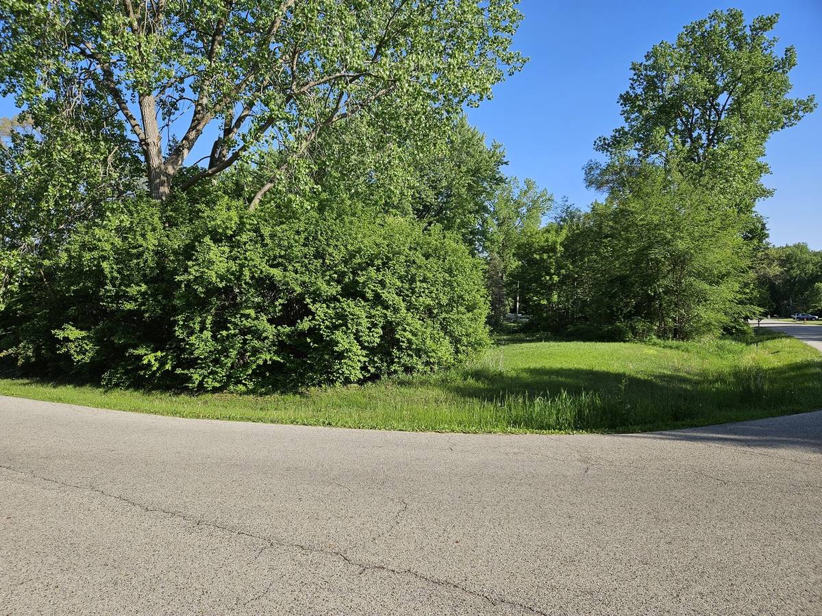 615 W Eastern AVE, Mchenry, IL 60051