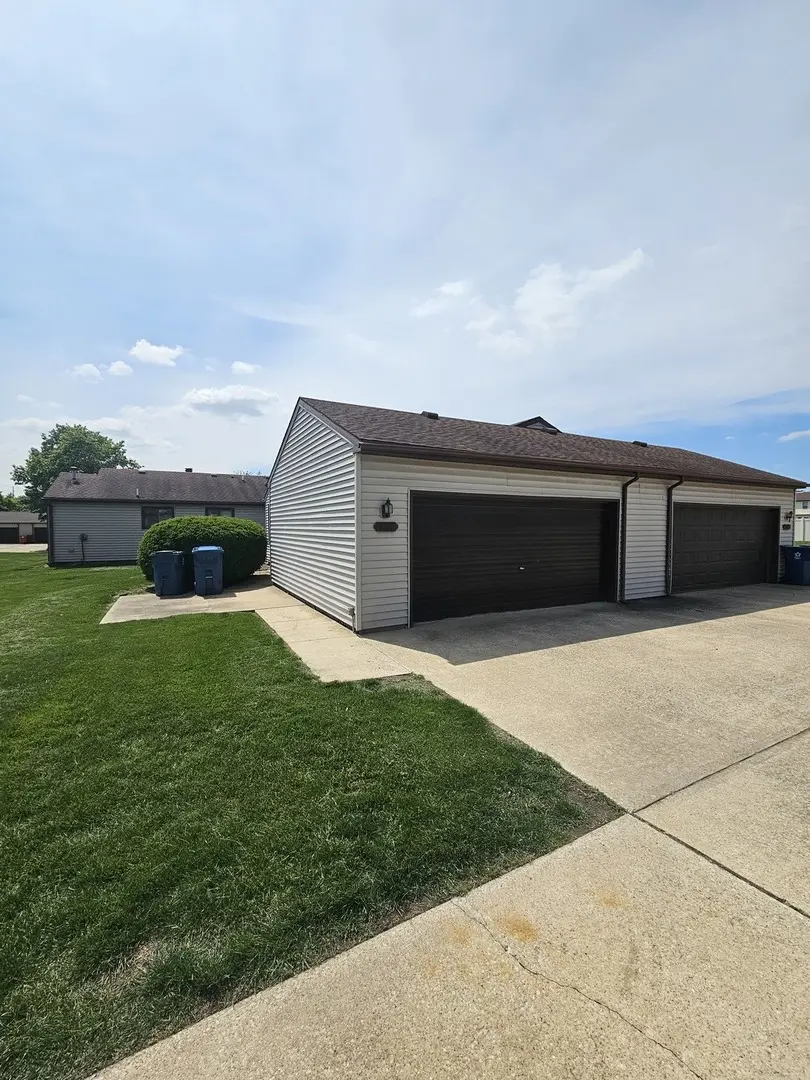 910 Pomona DR #910, Champaign, IL 61822