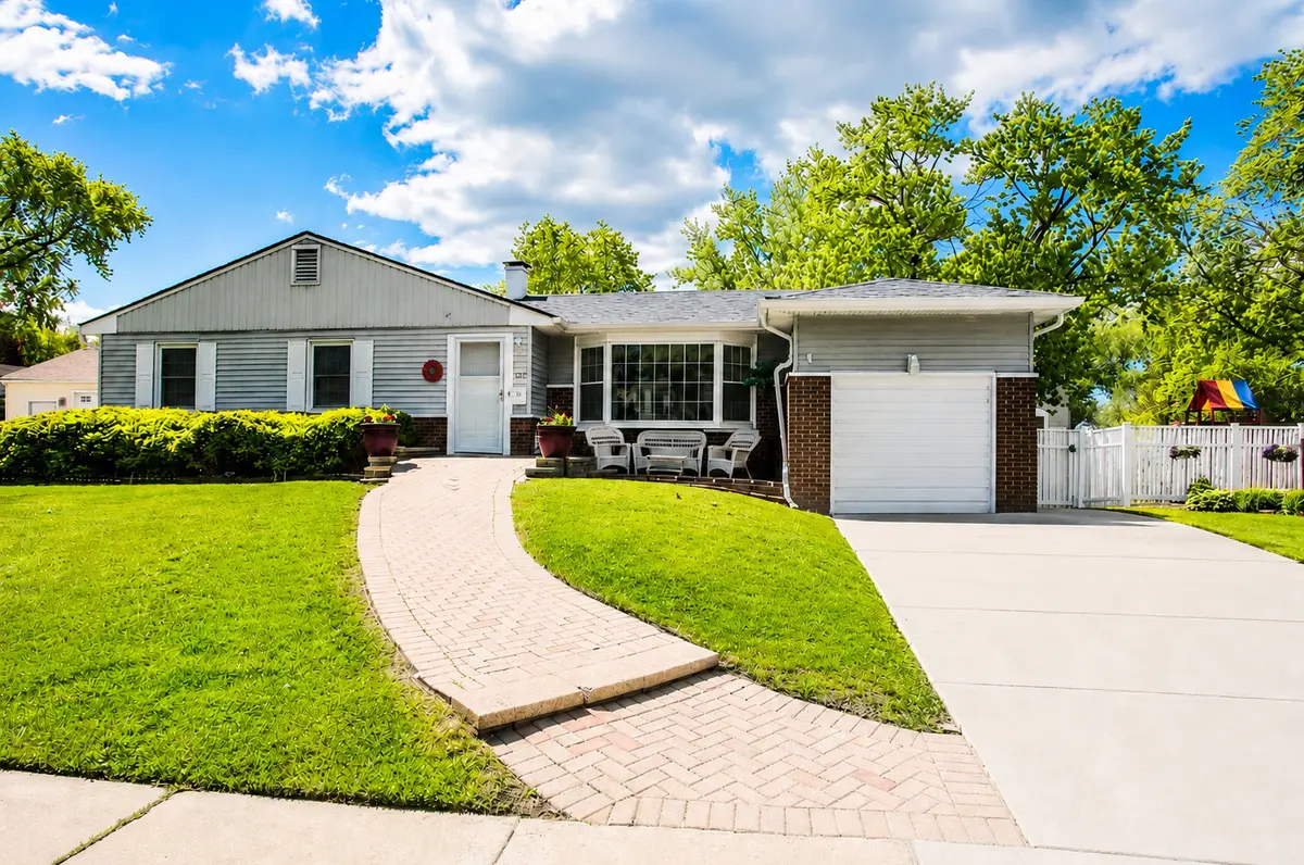 1359 E Dorothy DR, Palatine, IL 60074
