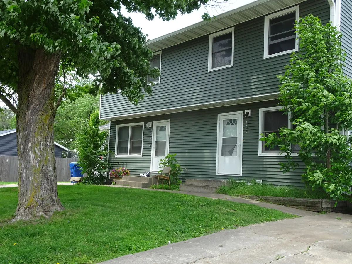 1704 W 55th ST W, Davenport, IA 52806
