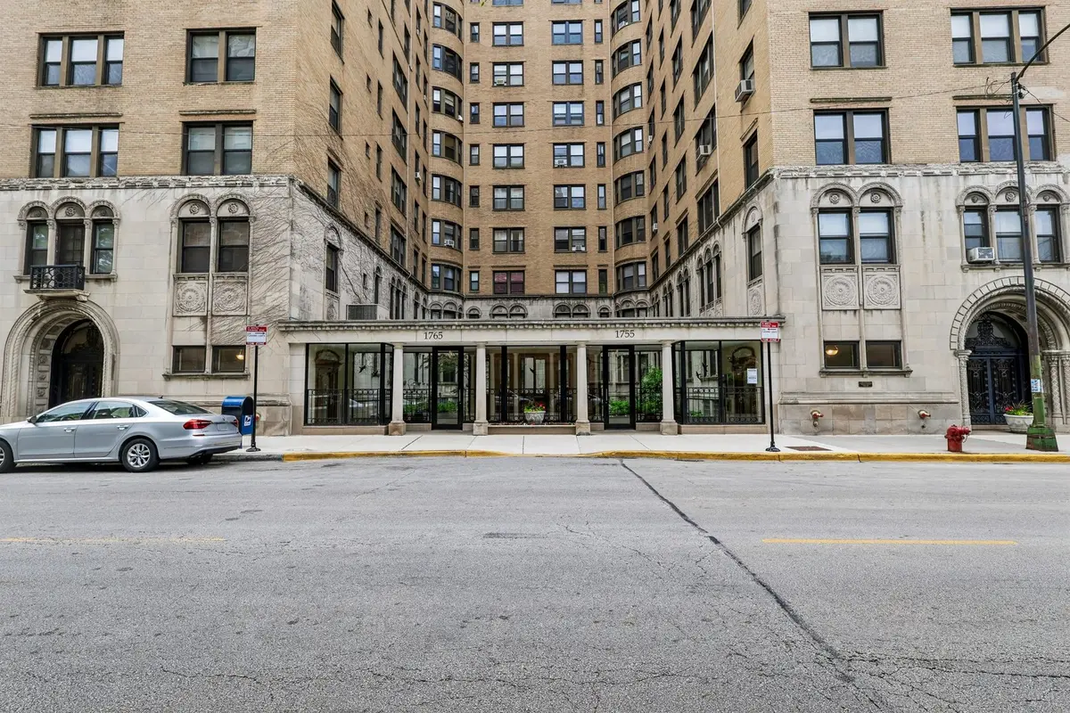 1755 E 55th ST #605, Chicago, IL 60615