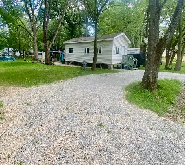 2/141&142 Woodhaven, Sublette, IL 61367