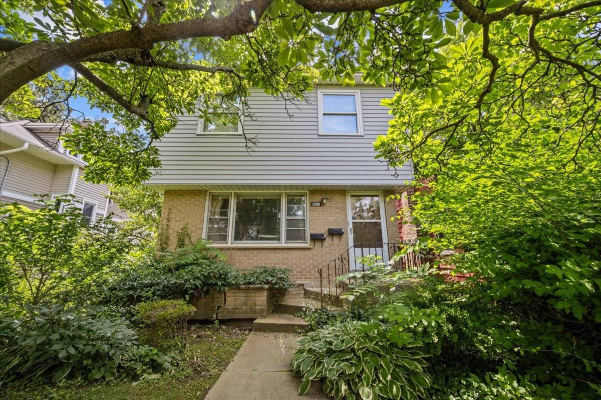 2490 Green Bay RD, Highland Park, IL 60035