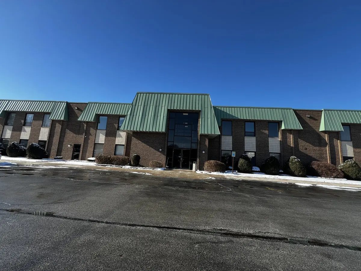 7350 W COLLEGE DR #207, Palos Heights, IL 60463