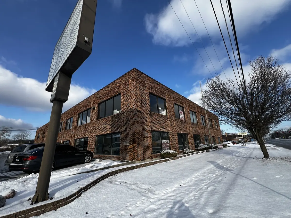 9944 S ROBERTS RD #107, Palos Hills, IL 60465