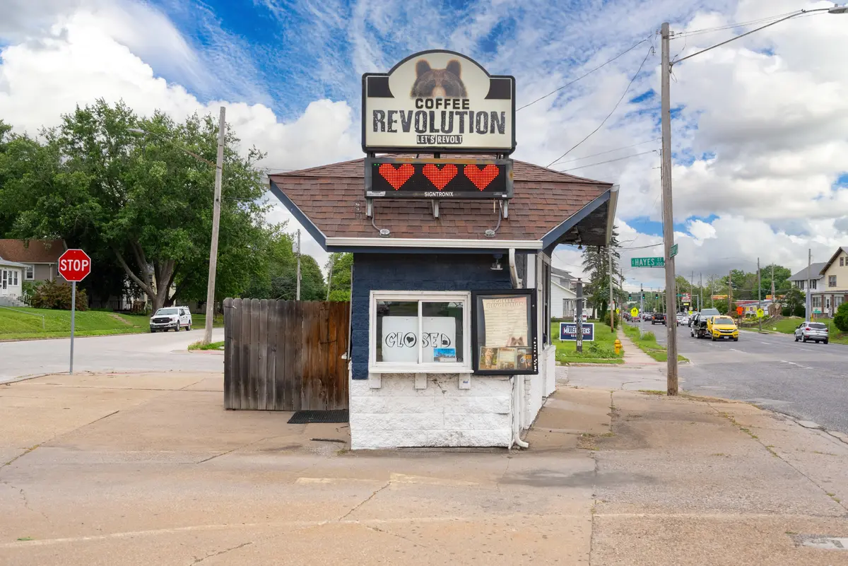 2642 N Brady ST, Davenport, IA 52803