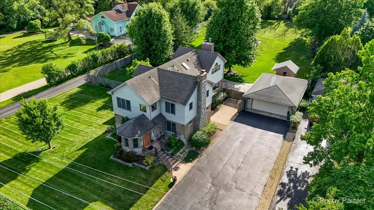 4N260 Walter RD, Addison, IL 60101