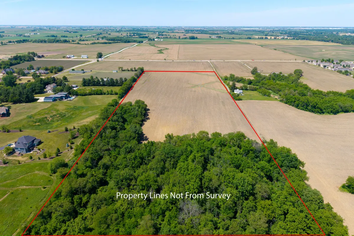 30 acres W Locust ST, Davenport, IA 52804