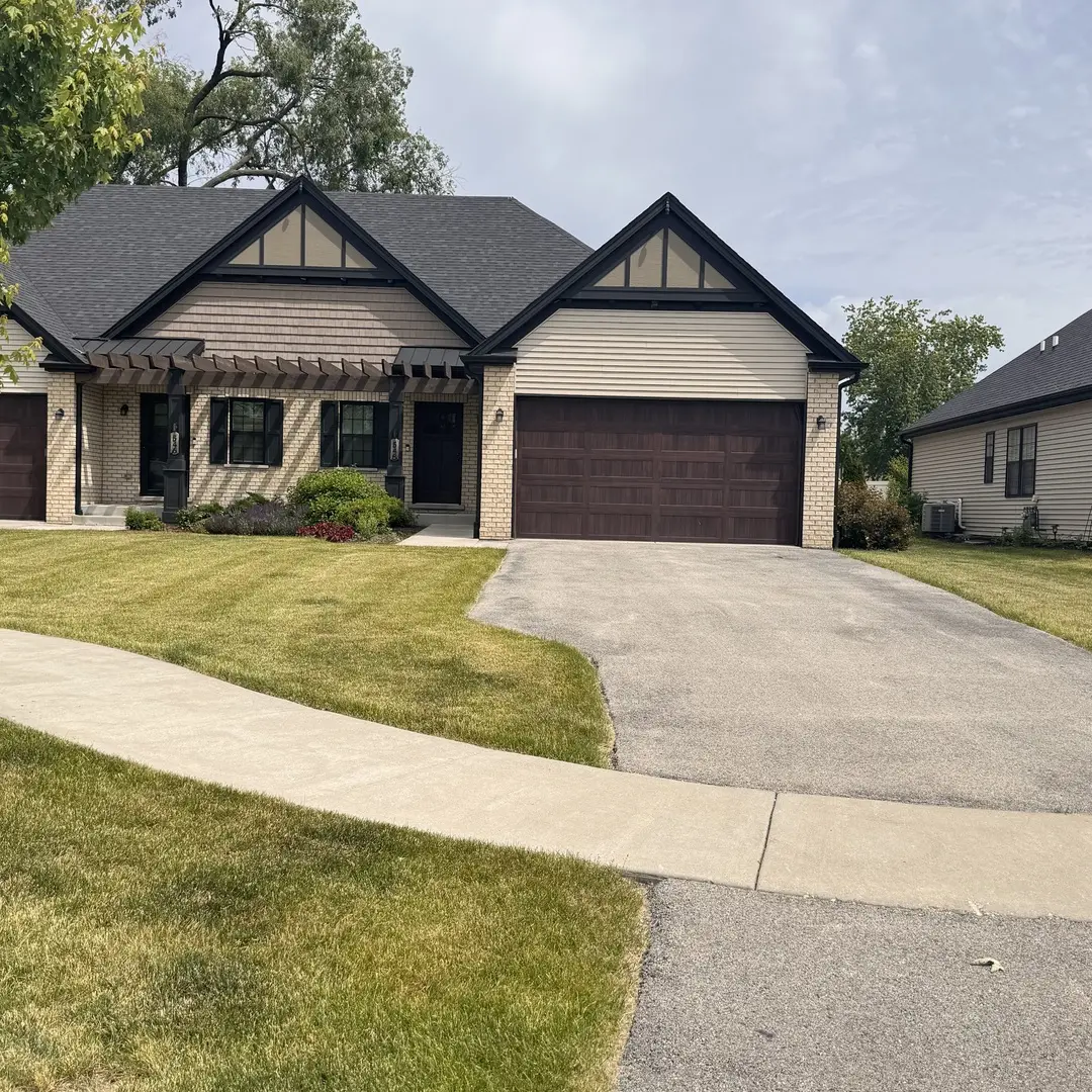 548 Mihelich LN, Lockport, IL 60441